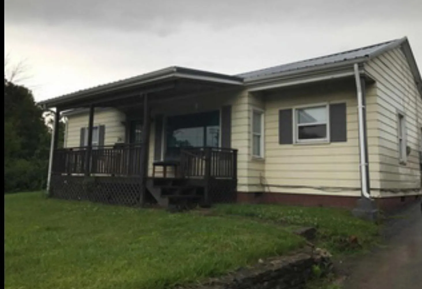 3 bed, 1178 sqft, $1,350 — Photo 1