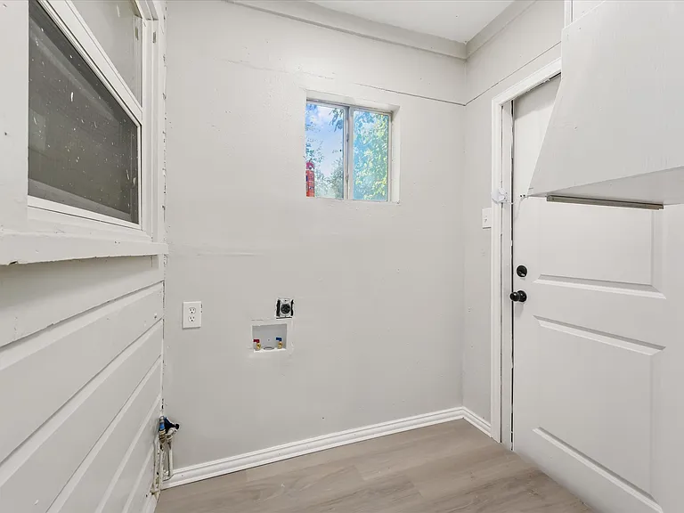 5329 Bourquin St — Photo 8