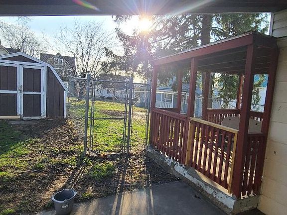 3rd image of 325 Olive Ave