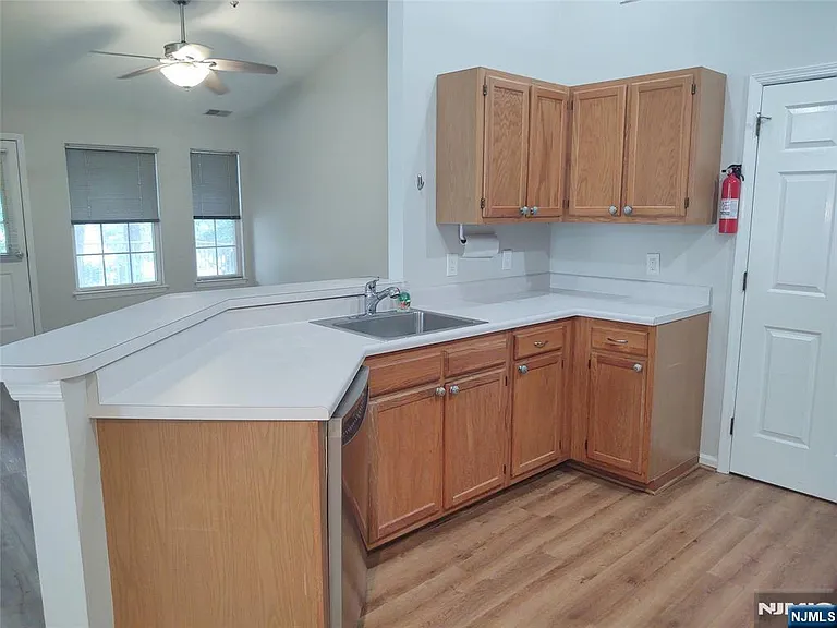 5912 Tudor Dr #5912 — Photo 4