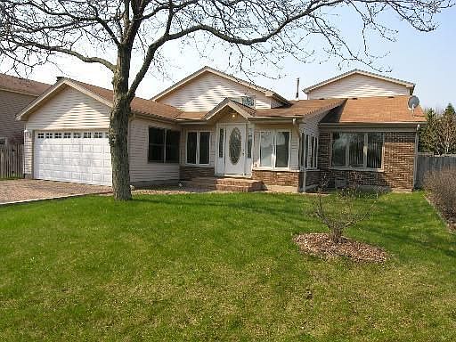 1st image of 689 Beechwood Dr