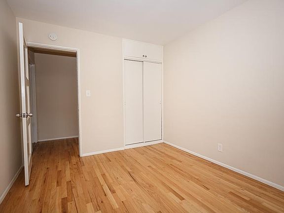 2nd image of 607 Linwood Ave APT D