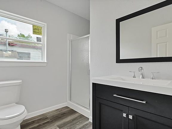 4th image of 10430 Wiggins St
