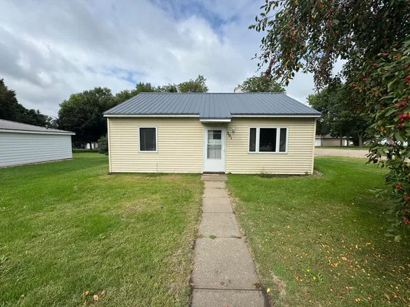 301 Olivet Ave SE, De Smet, SD 57231