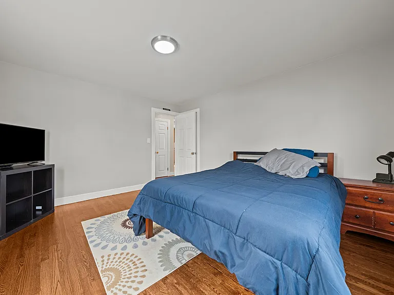 197 Lowell St #1 — Photo 12