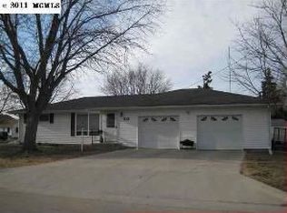 310 20th Pl SW, Mason City, IA 50401