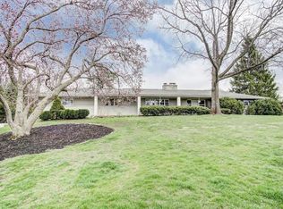 2666 Charing Rd, Columbus, OH 43221