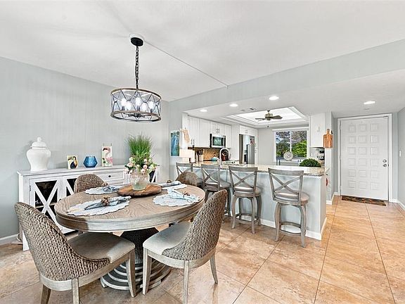 5th image of 9604 CORTEZ ROAD W #422