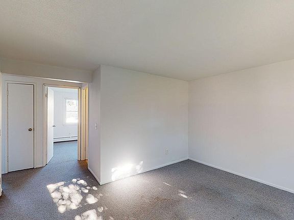 3rd image of 127 Trenton St APT 8