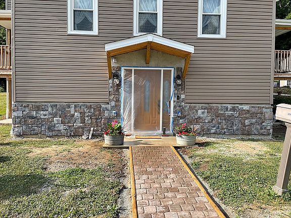 2nd image of 121 High St
