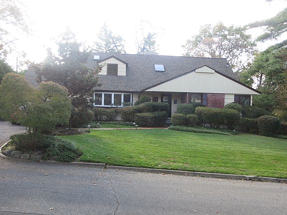 4th image of 10 Wilshire Dr
