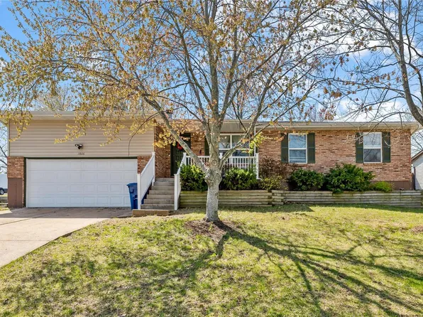 1866 Cottonwood Dr, Imperial, MO 63052