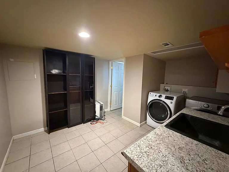214 Grape St — Photo 25