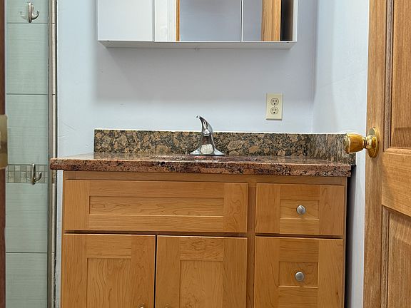4th image of 300 Chiquita Ave #10
