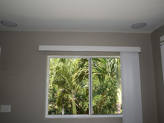 Built-in Surround Sound 