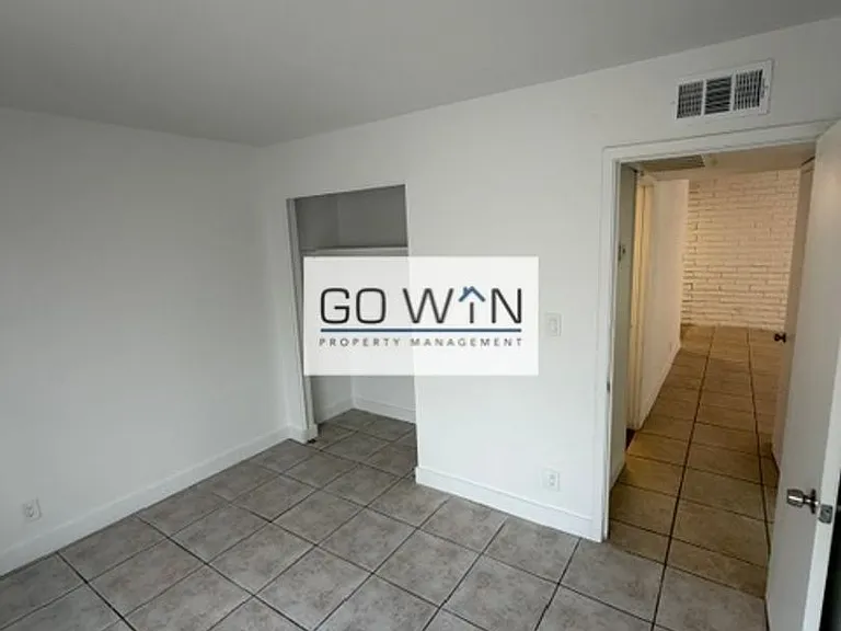 54 W Southern Ave — Photo 24