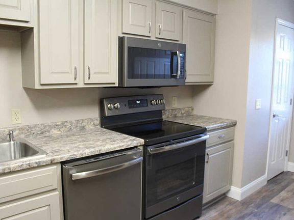 4th image of 350 S Wildwood Dr APT B14