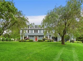 4 Cherokee Ct, Katonah, NY 10536