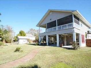 11074 Lake Dr, Bay St Louis, MS 39520
