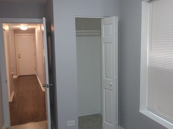 4th image of 941 N Hamlin Ave #1
