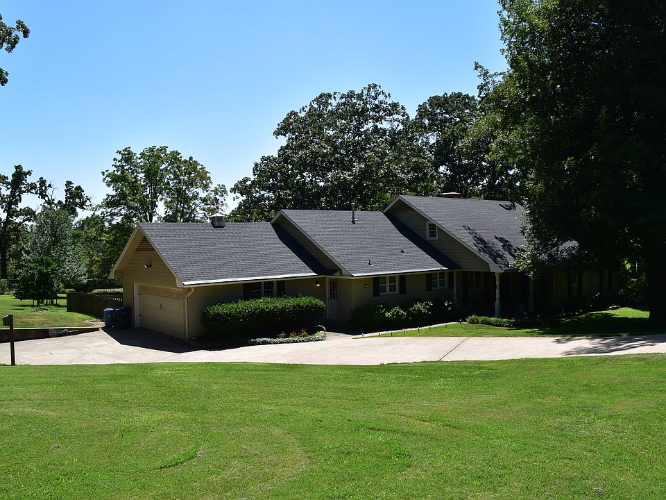 1st image of 2451 E Manor Dr