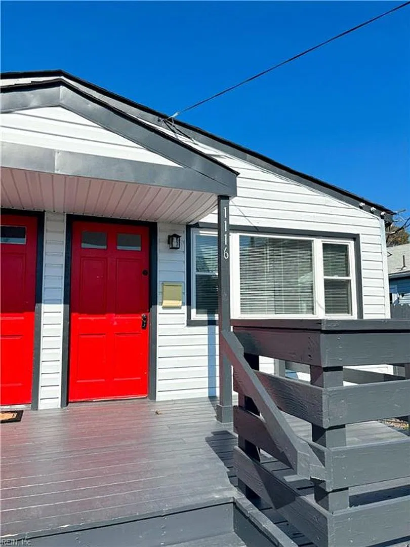 Roomy 2-Bedroom Duplex — Photo 2