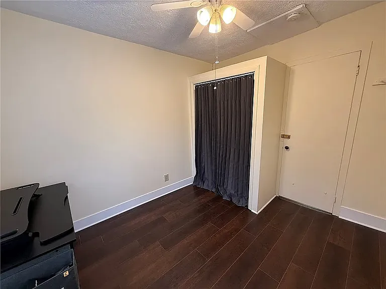 23 1/2 Cedar St — Photo 9