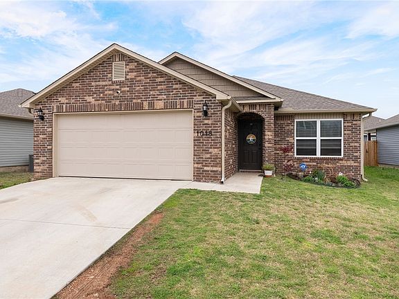 2nd image of 1018 E Sparrow Cir