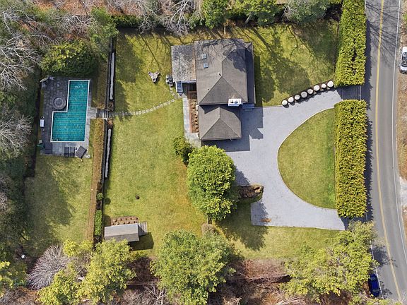 5th image of 100 Wainscott Northwest Rd