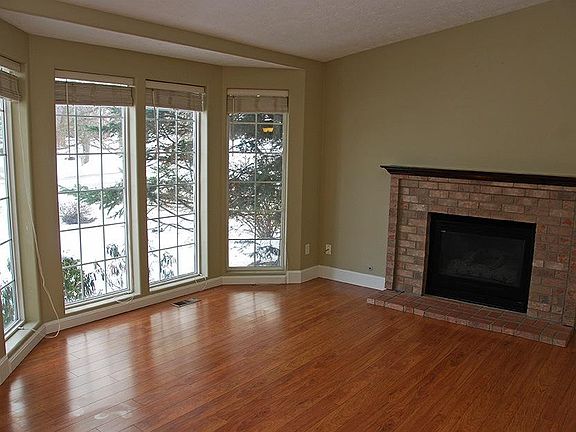 3rd image of 1107 N Madson St