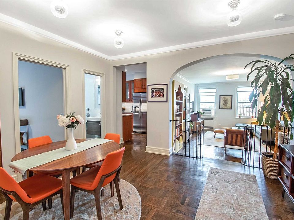 1st image of 4108 43rd St APT 5A