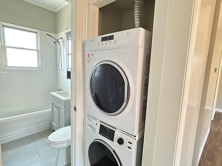 263 E 22nd St #2 — Photo 6