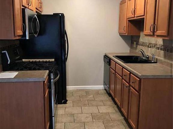 2nd image of 11136 Whispering Oaks Dr