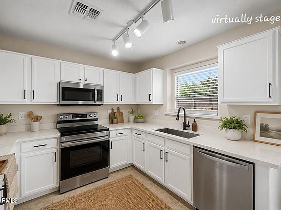 2nd image of 1610 W SAN TAN HILLS Drive