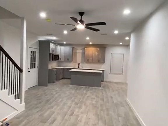 4th image of 9210 Martell St #9210