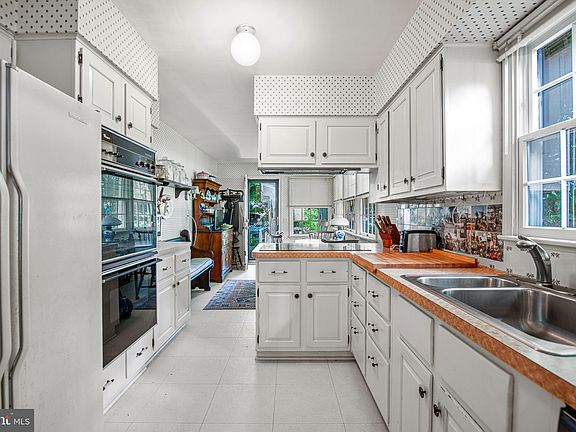 5th image of 119 Wye River Dr