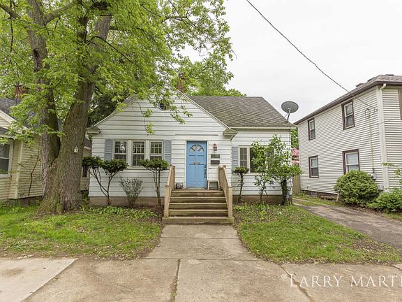 2nd image of 1110 Griggs St SE