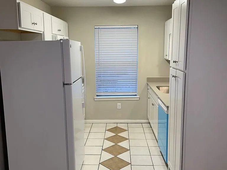 809 San Saba Dr — Photo 4
