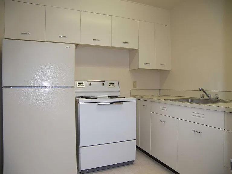 20-90 SE 57th Ave #1-8 — Photo 7