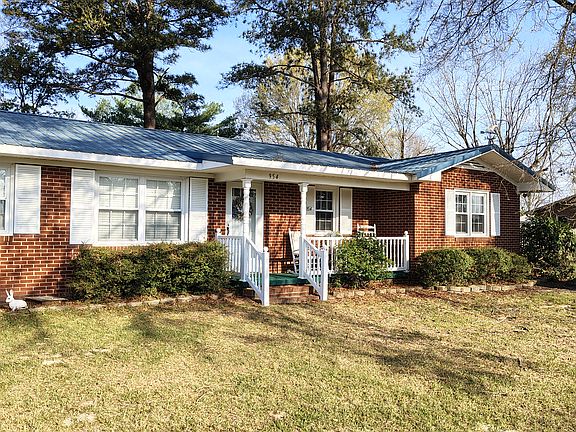 2nd image of 954 Dixie Farm Rd