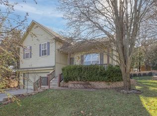 34567 W 85th Ter, De Soto, KS 66018