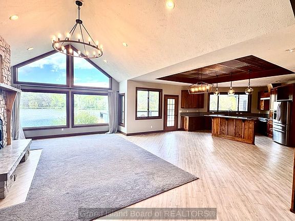 3rd image of 1022 Deer Meadow Dr