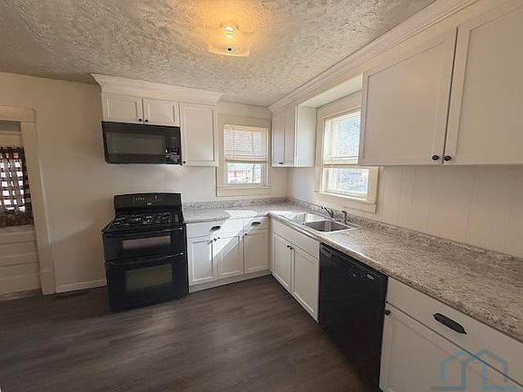 4th image of 421 Cottage Ave