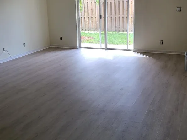 304 SE Bloxham Way, Stuart, FL 34997