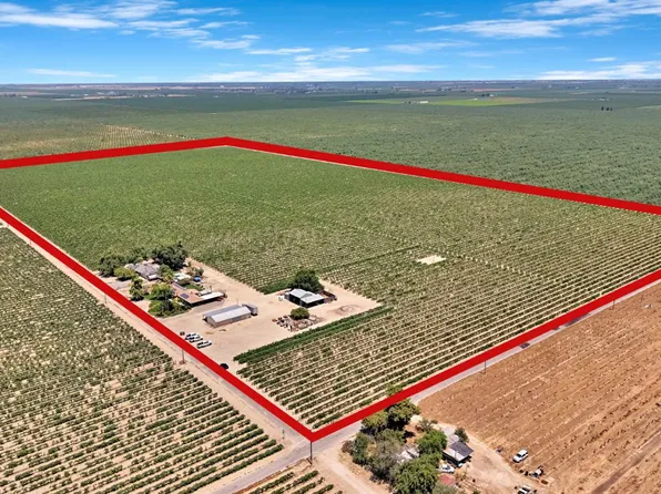 11388 S Chateau Fresno Ave, Caruthers, CA 93609