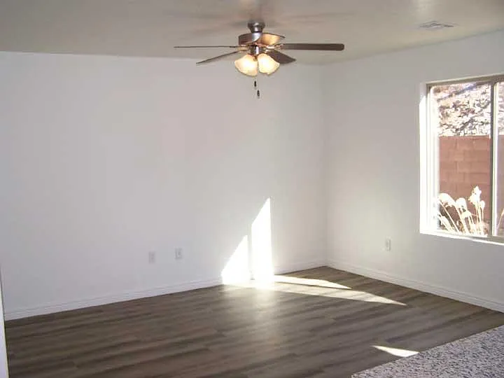 3 bed, 2.5 bath, 1640 sqft, $1,750 — Photo 4