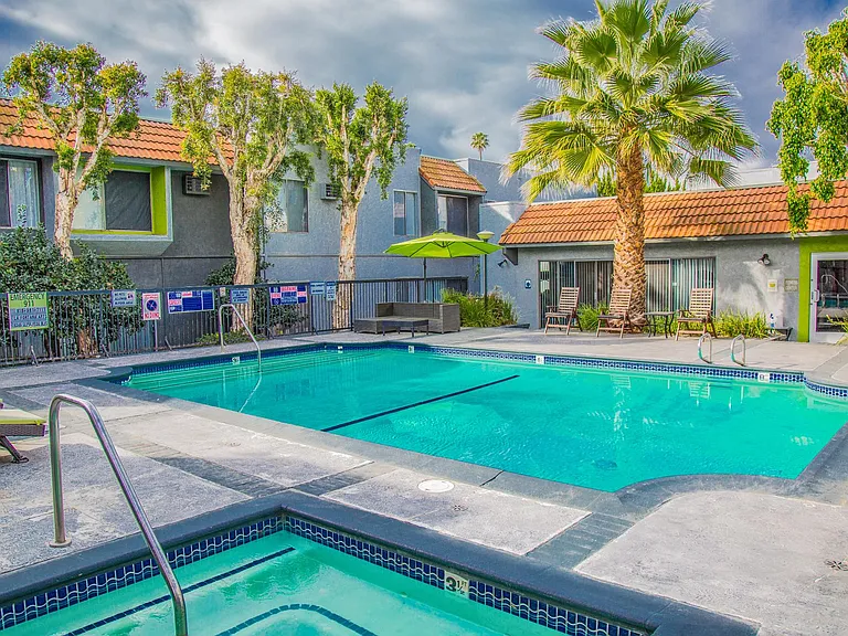 5345 Sepulveda Boulevard — Photo 8