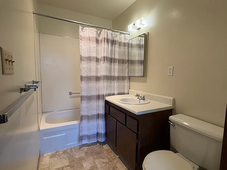 969 Anderson Ave — Photo 4