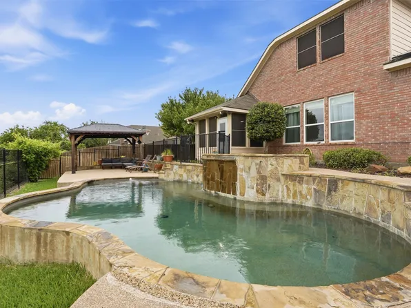 5605 Southern Hills Dr, North Richland Hills, TX 76180