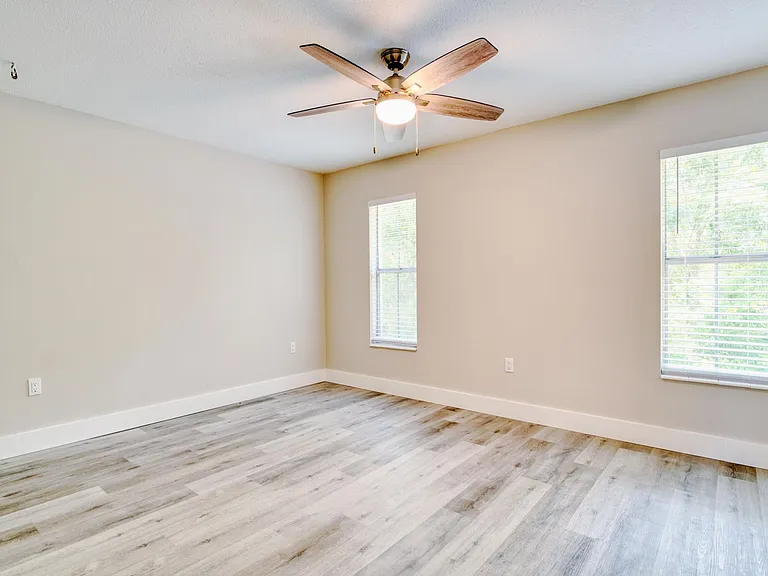 3435 NE 55th Ave — Photo 49